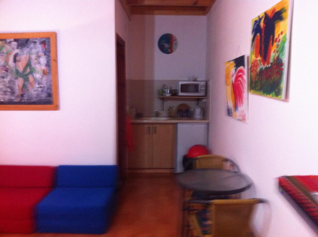 Blueberry Rooms Qaşrīn Buitenkant foto